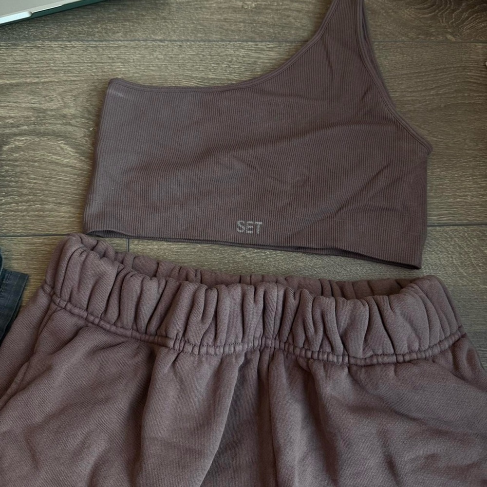 SET active Mauve Asymmetrical Top and Bottom Set